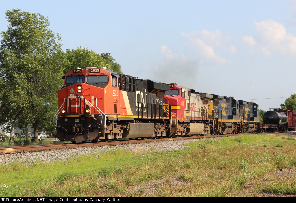 CN 2925 BNSF 4711